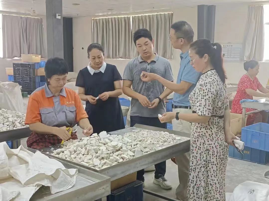 1658828045086002605.jpg 177031014.jpg