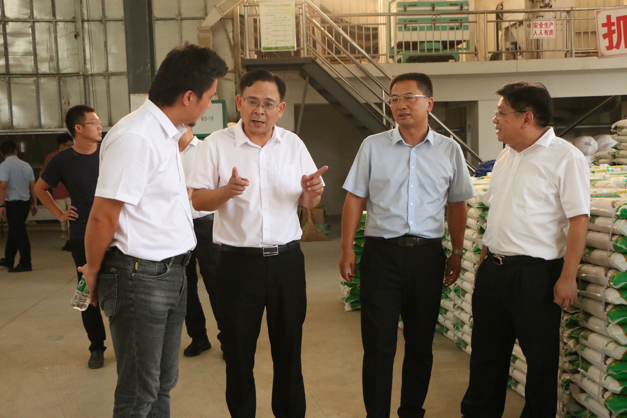 1659668293993099785.jpg 2.jpg