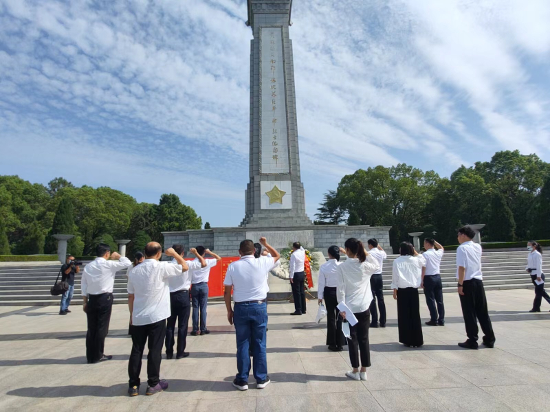 1662516215963079782.jpg 365205363.jpg